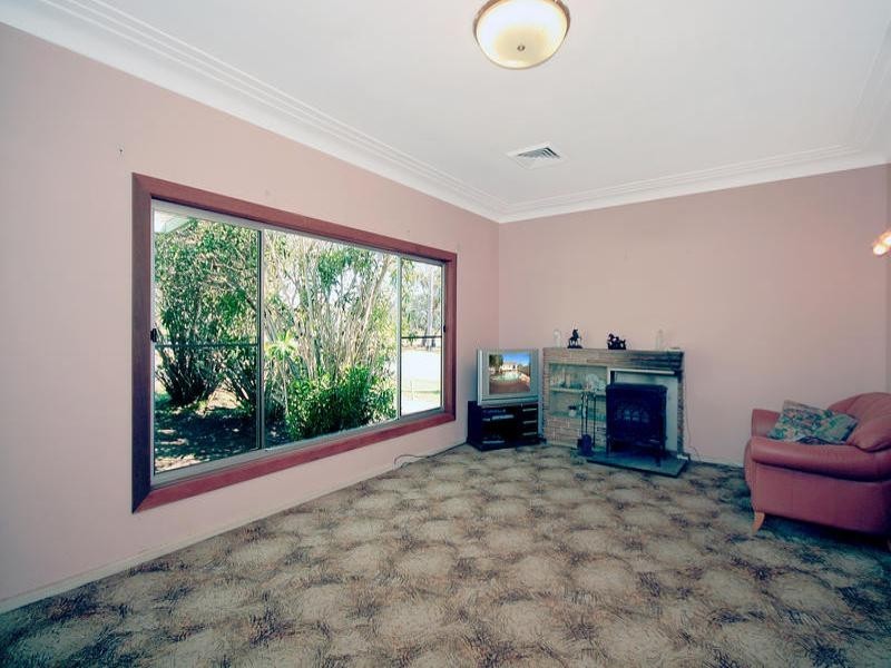 33 Bullecourt Avenue, Engadine NSW 2233