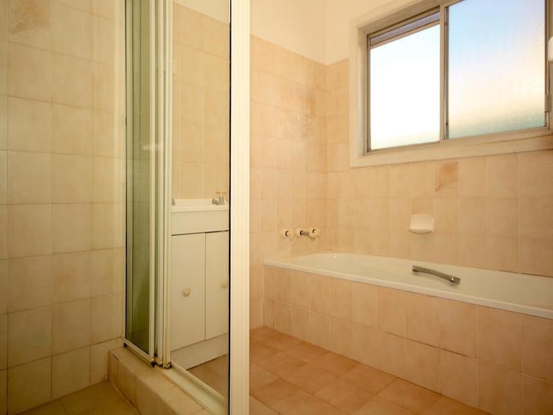 33 Bullecourt Avenue, Engadine NSW 2233