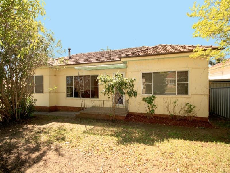 33 Bullecourt Avenue, Engadine NSW 2233