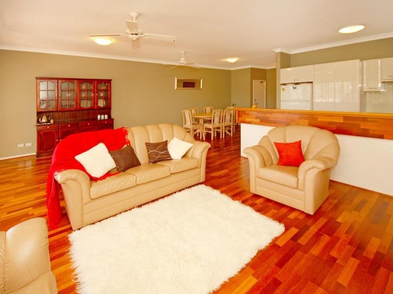 2 50 Pacific Crescent, Maianbar NSW 2230