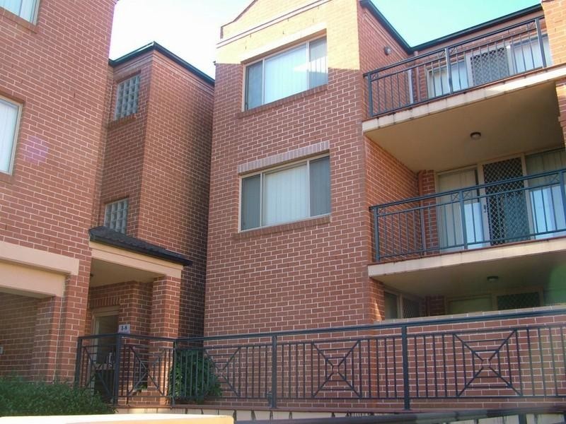 2/39 Railway Parade, Engadine NSW 2233