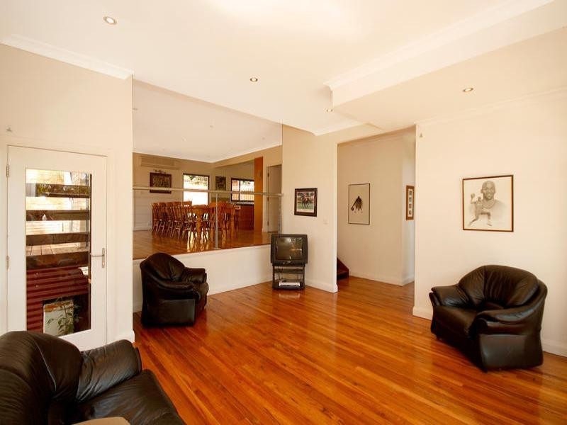 16 Gambier Avenue, Sandy Point NSW 2172