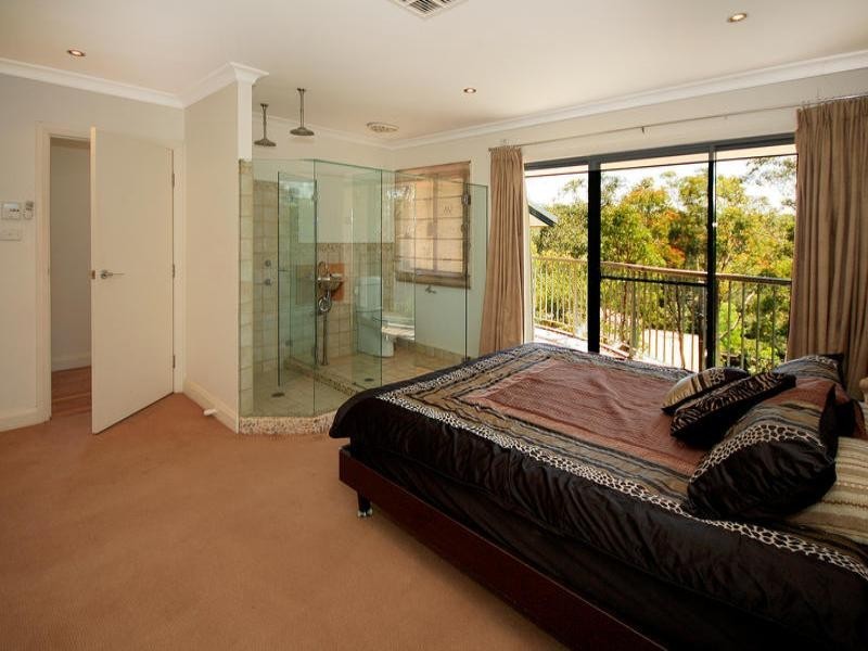 16 Gambier Avenue, Sandy Point NSW 2172