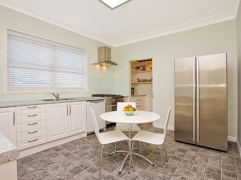 26 Rosebery Street, Heathcote NSW 2233