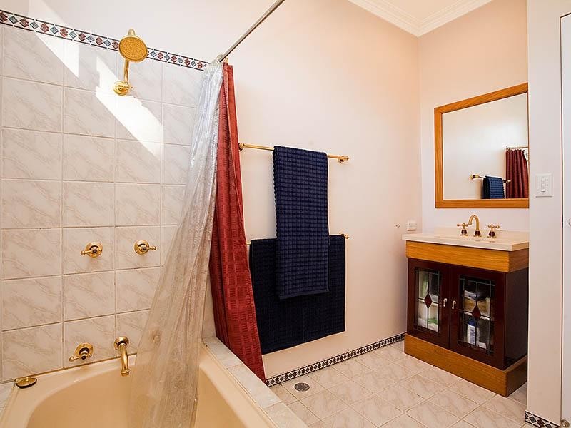 26 Rosebery Street, Heathcote NSW 2233