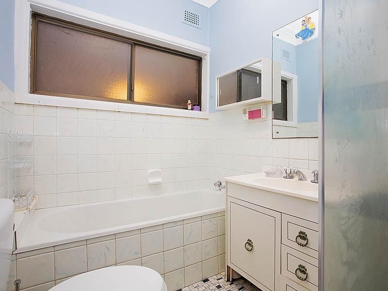 27 Crammond Boulevard, Caringbah NSW 2229