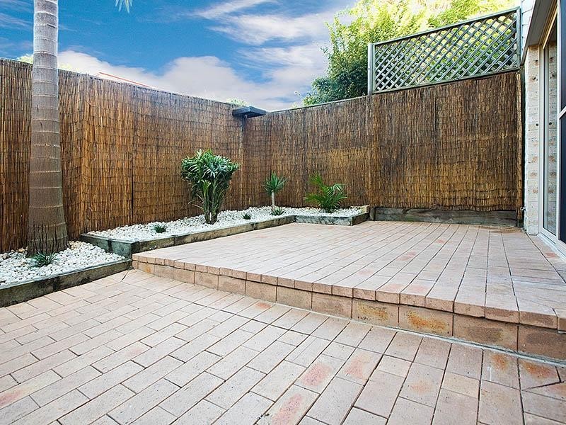 2/10-12 Strickland Street, Heathcote NSW 2233