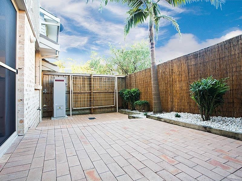 2/10-12 Strickland Street, Heathcote NSW 2233