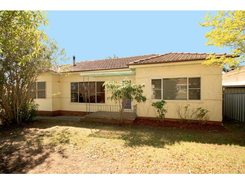 33 Bullecourt Avenue, Engadine NSW 2233