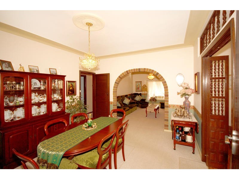 16 Woodford Crescent, Heathcote NSW 2233