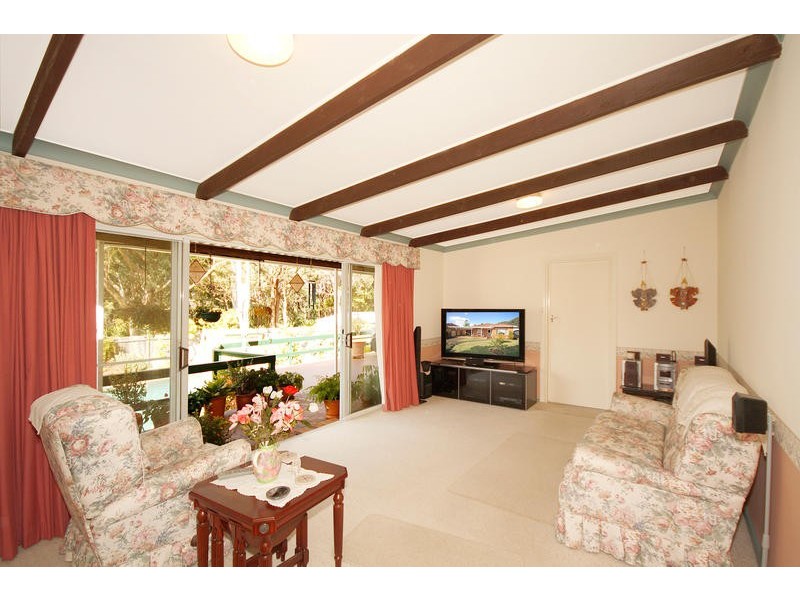 16 Woodford Crescent, Heathcote NSW 2233