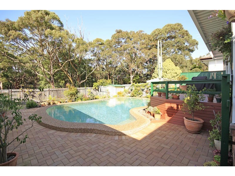 16 Woodford Crescent, Heathcote NSW 2233