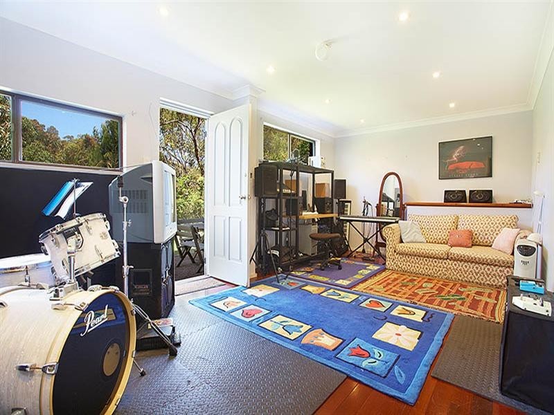 58 Urana Road, Yarrawarrah NSW 2233