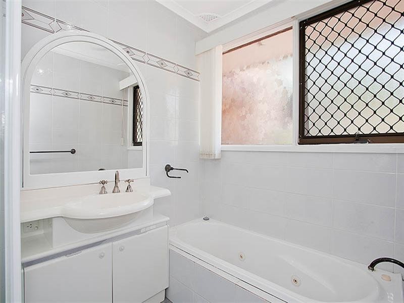 34 Laurina Avenue, Yarrawarrah NSW 2233