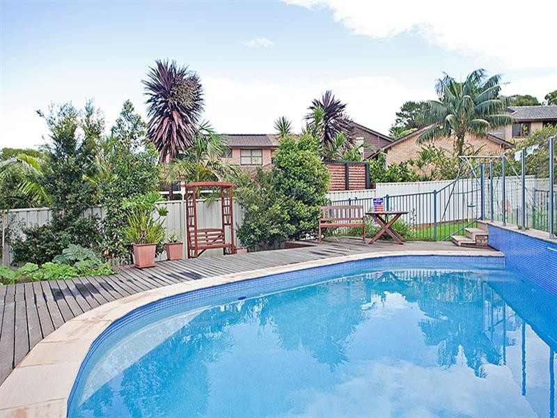 6 Conifer Place, Engadine NSW 2233