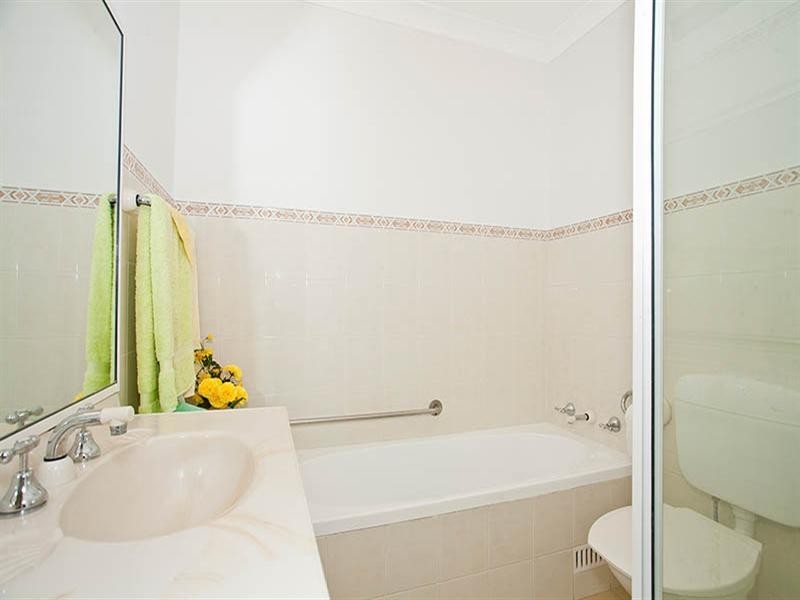 1/2 Strickland Street, Heathcote NSW 2233