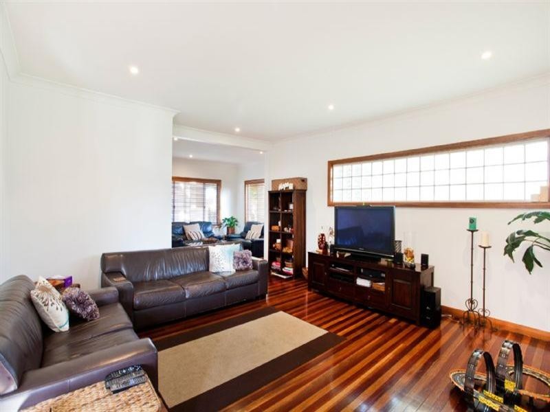 9 Sixth Avenue, Loftus NSW 2232