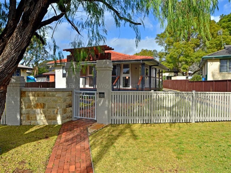 7 Macleay Avenue, Woy Woy NSW 2256