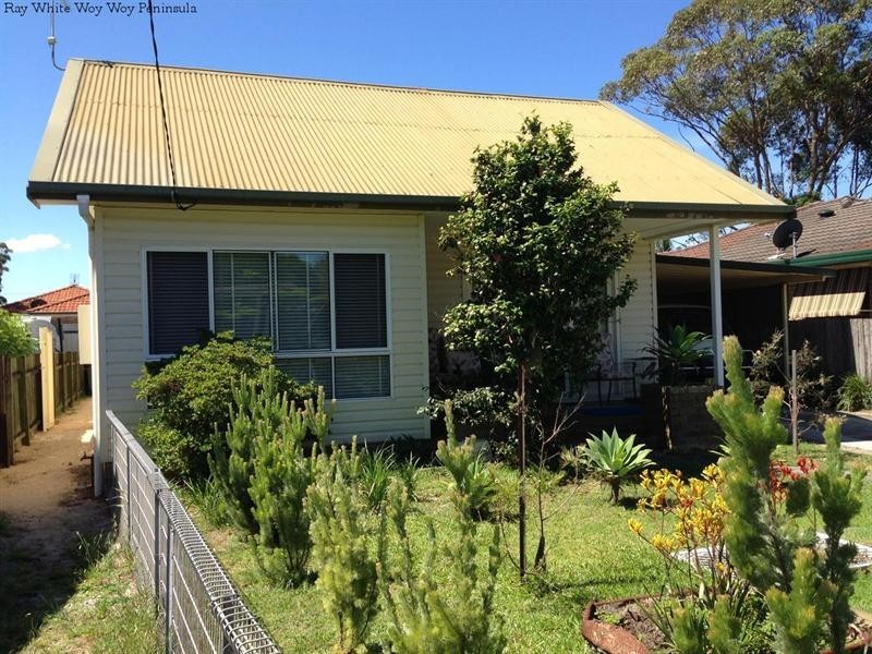 33 Terry Avenue, Woy Woy NSW 2256