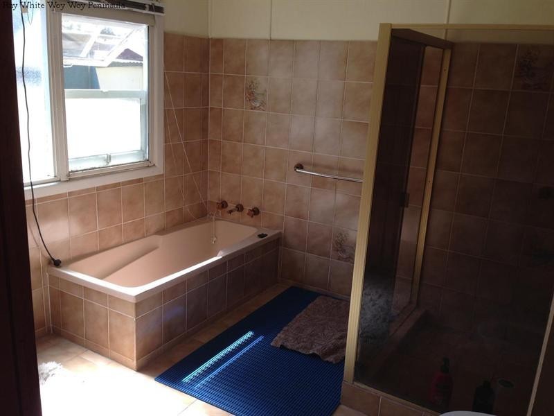 33 Terry Avenue, Woy Woy NSW 2256