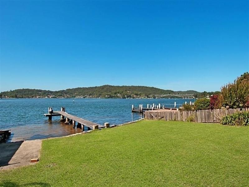 17 Cedar Crescent, Blackwall NSW 2256