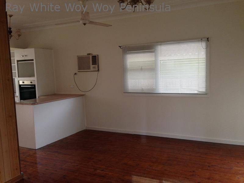 33 Terry Avenue, Woy Woy NSW 2256