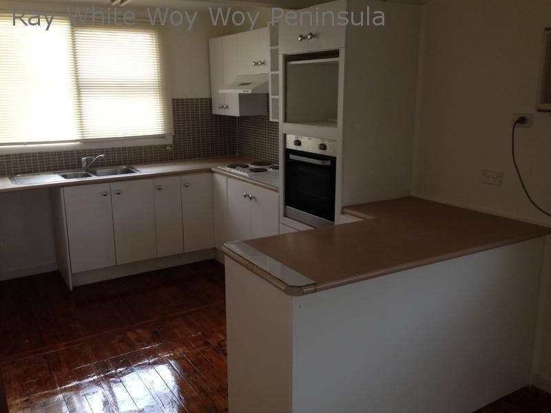 33 Terry Avenue, Woy Woy NSW 2256