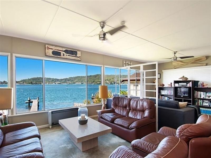 17 Cedar Crescent, Blackwall NSW 2256