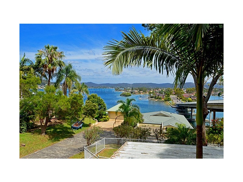 2 Daley Avenue, Daleys Point NSW 2257