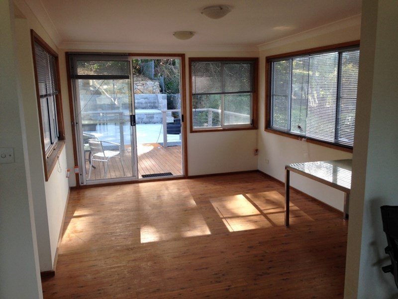 36 Sandstone Crescent, Tascott NSW 2250