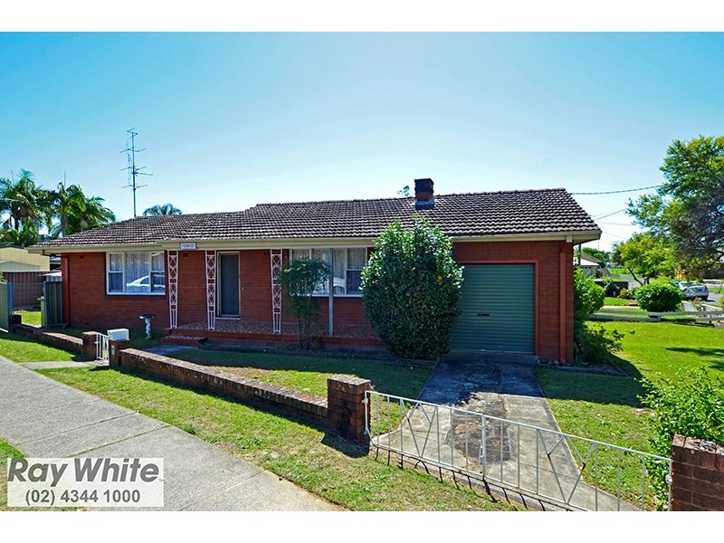 2 Robin Crescent, Woy Woy NSW 2256