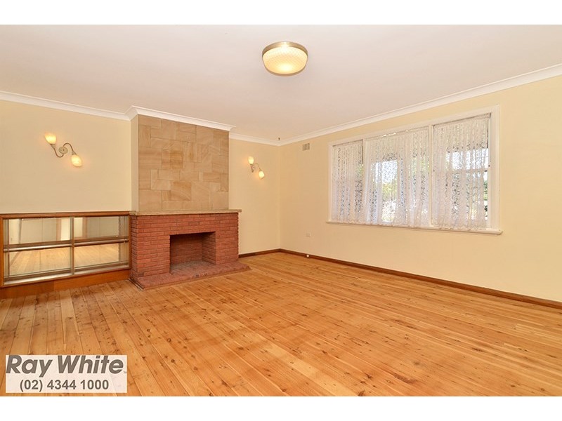 2 Robin Crescent, Woy Woy NSW 2256