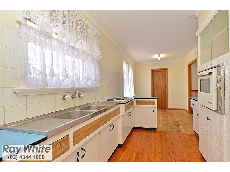 2 Robin Crescent, Woy Woy NSW 2256