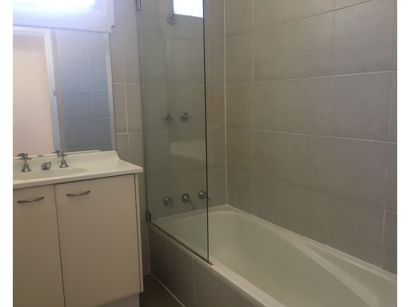33 Billabong Street, Woy Woy NSW 2256
