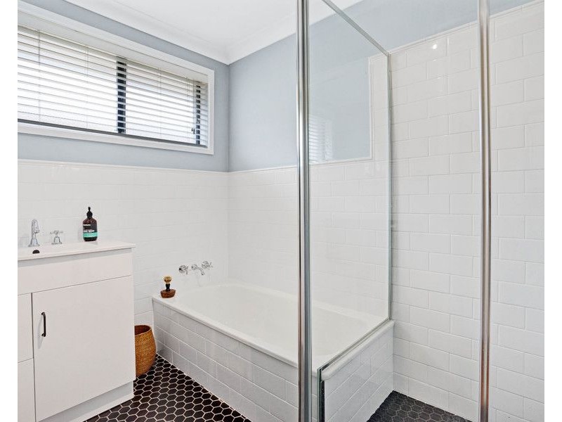 8 Billabong Street, Woy Woy NSW 2256