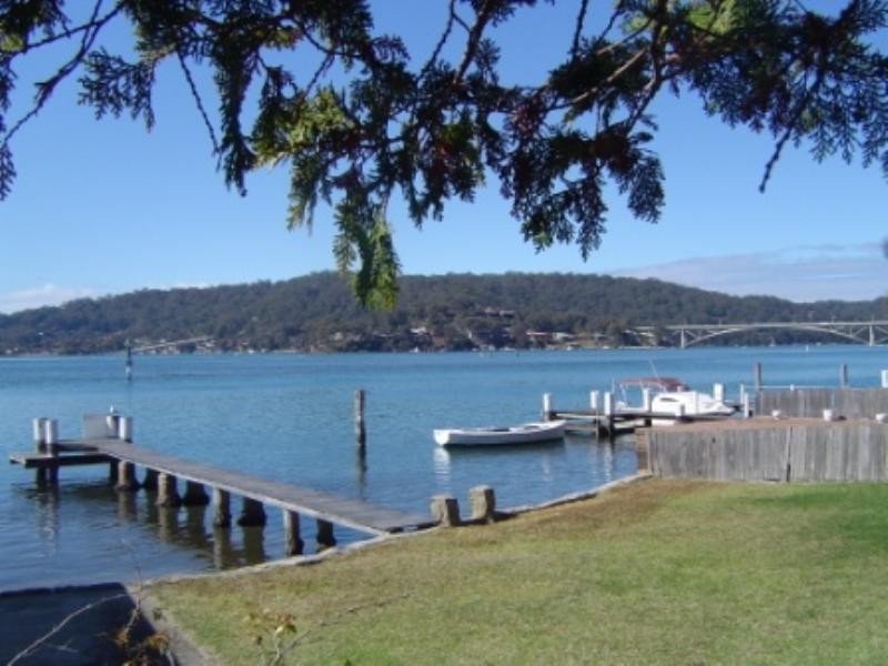 17 Cedar Crescent, Blackwall NSW 2256