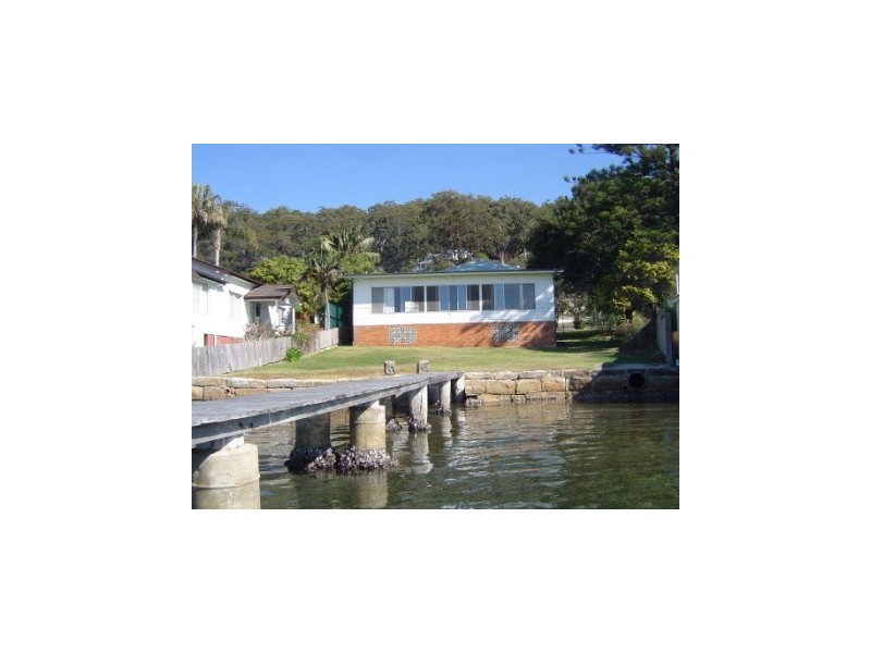 17 Cedar Crescent, Blackwall NSW 2256