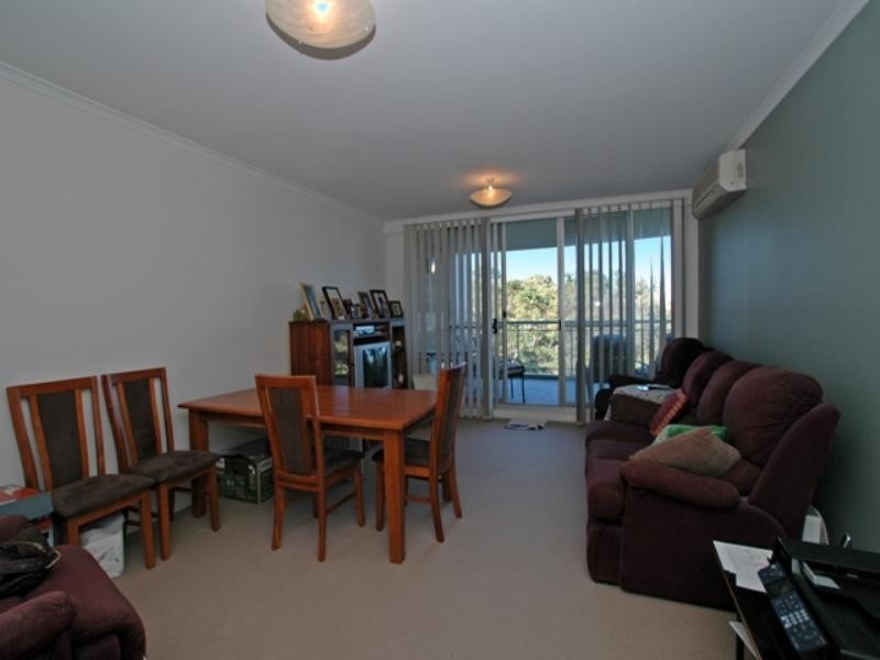 123/80 John Whiteway Drive, Gosford NSW 2250