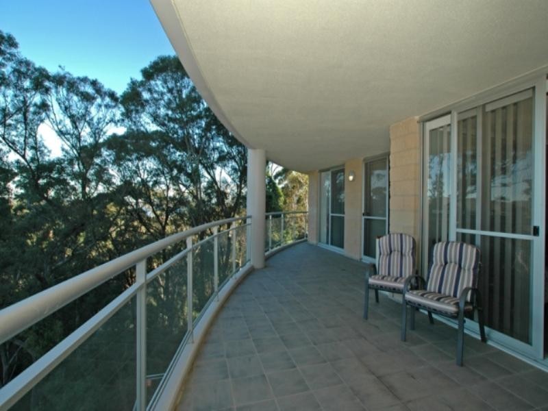 123/80 John Whiteway Drive, Gosford NSW 2250