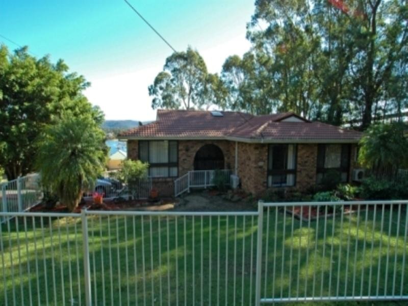 2 Daley Avenue, Daleys Point NSW 2257