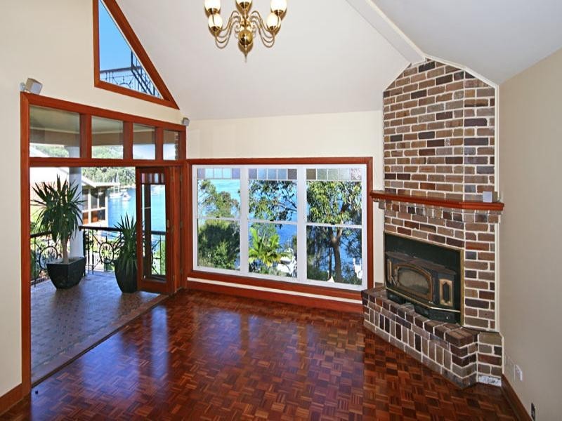 96 Daley Avenue, Daleys Point NSW 2257