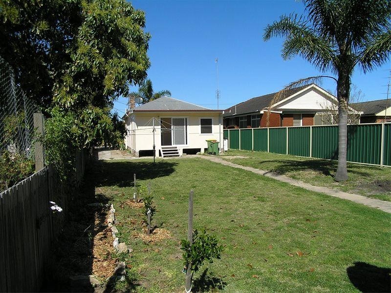 39 Wellington Street, Umina Beach NSW 2257