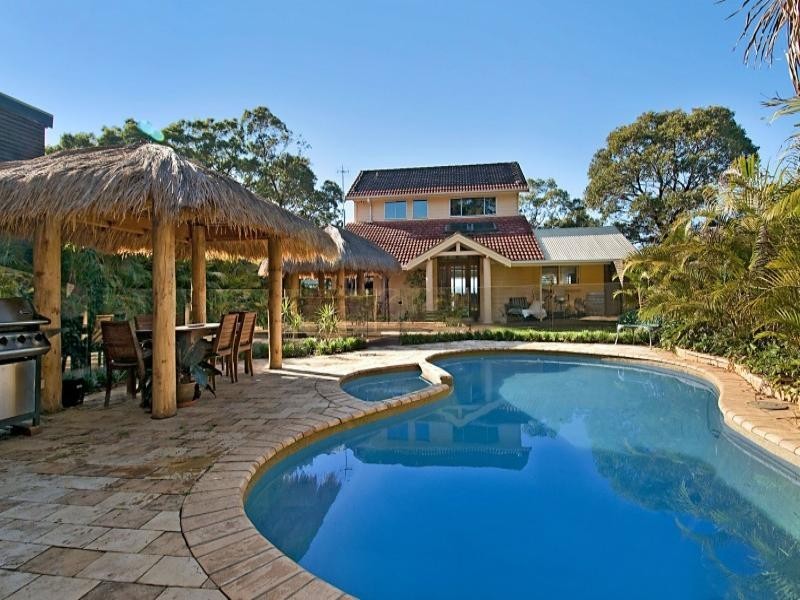 2 Coogee Road, Point Clare NSW 2250