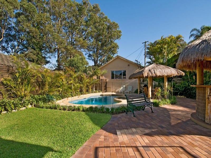 2 Coogee Road, Point Clare NSW 2250