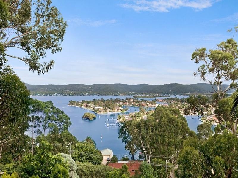 7 Daley Avenue, Daleys Point NSW 2257