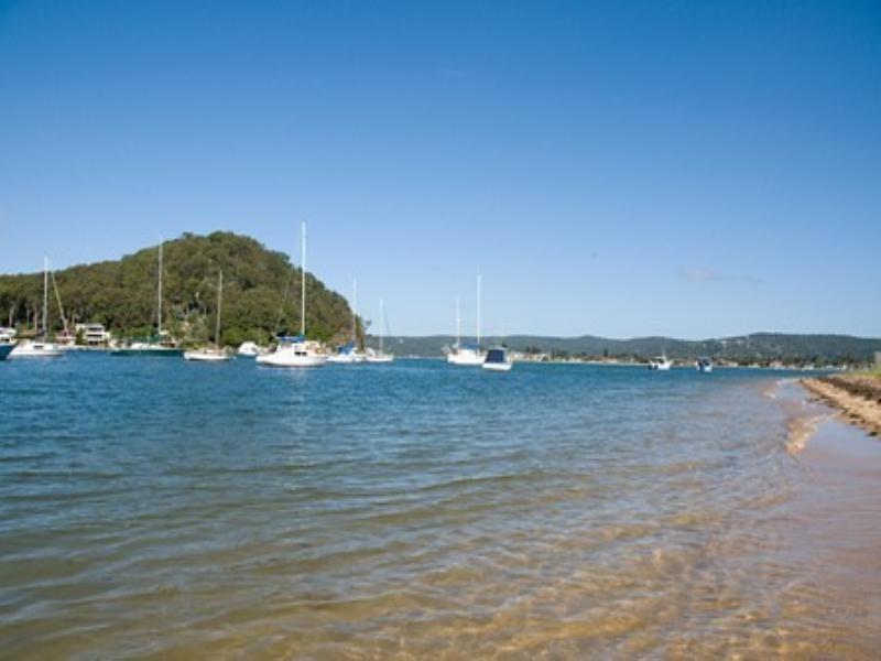 352 Booker Bay Road, Booker Bay NSW 2257