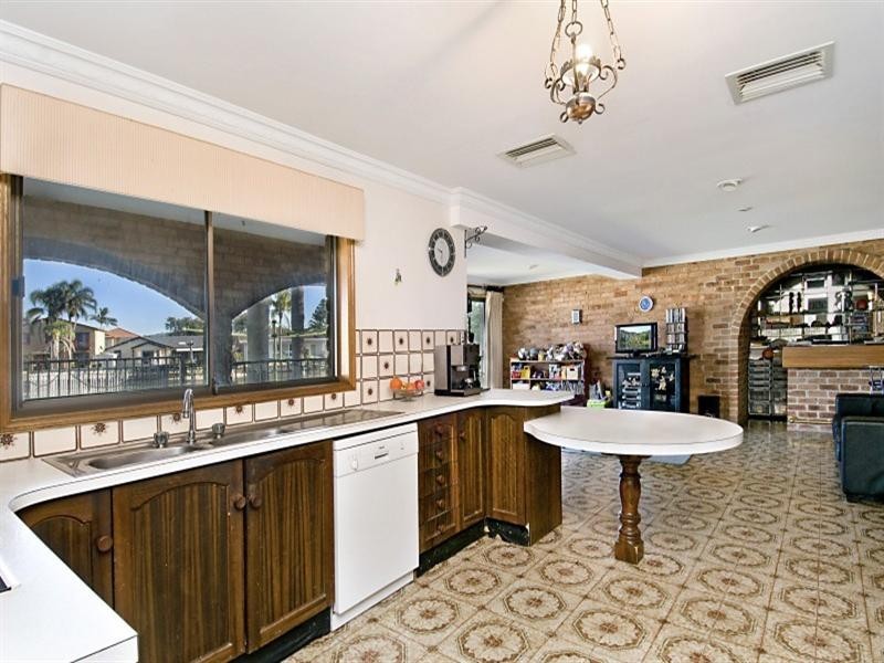 13 Long Arm Parade, St Huberts Island NSW 2257