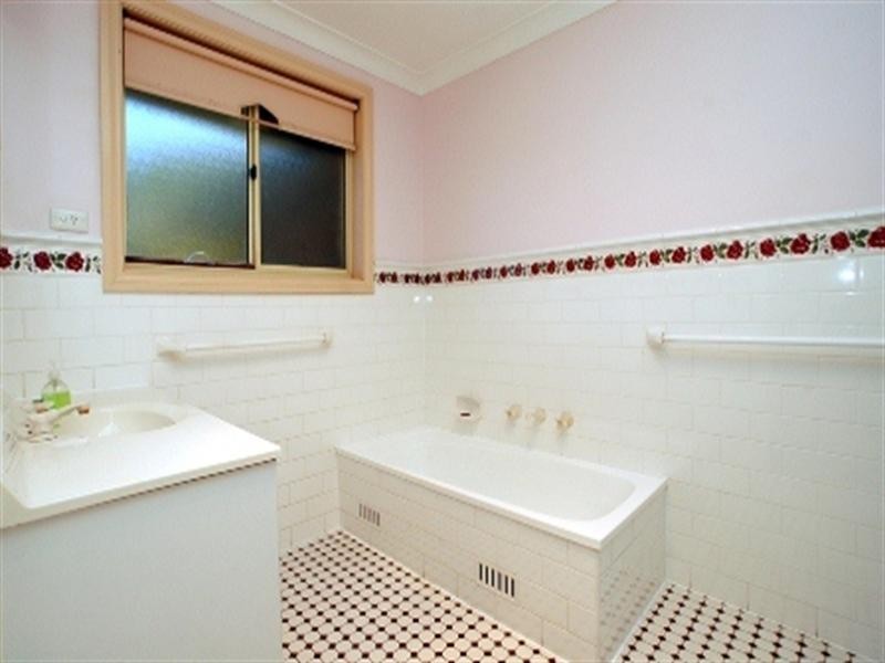 5/2 Shoalhaven Drive, Woy Woy NSW 2256