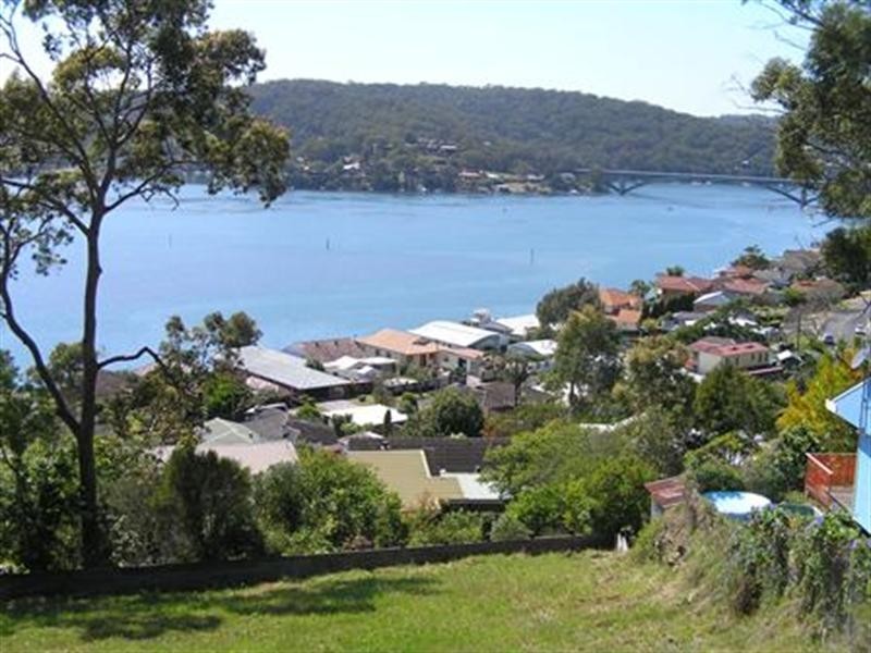 33 Bayview Crescent, Blackwall NSW 2256