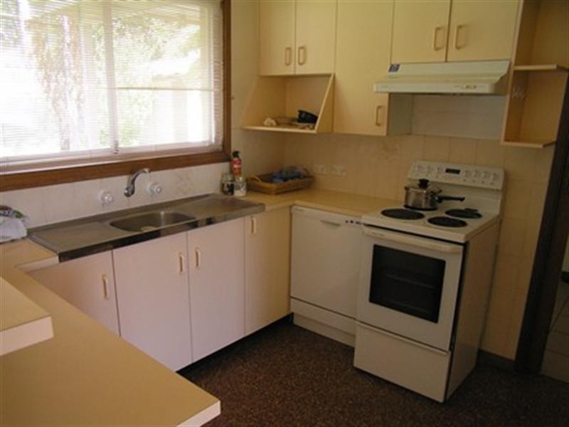 8 Daley Avenue, Daleys Point NSW 2257